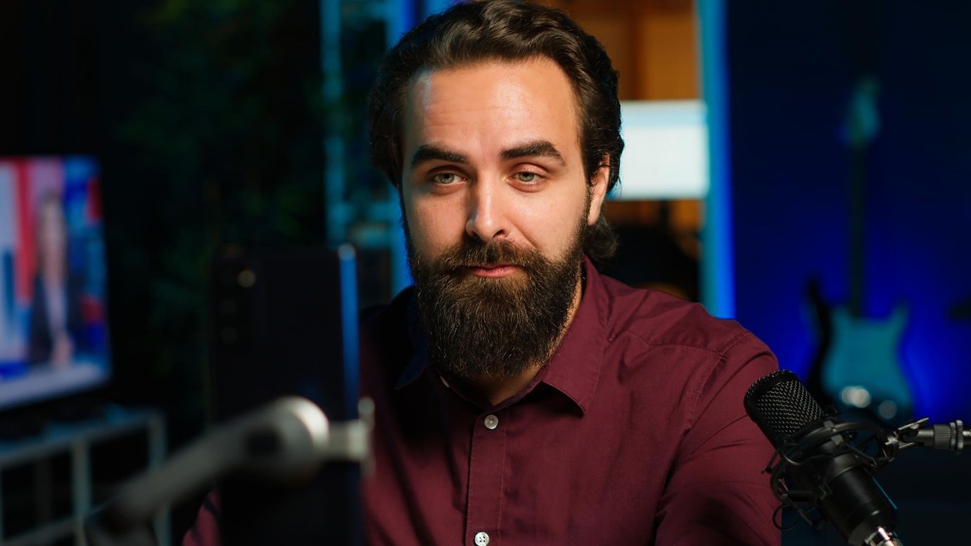 male voice over artists
